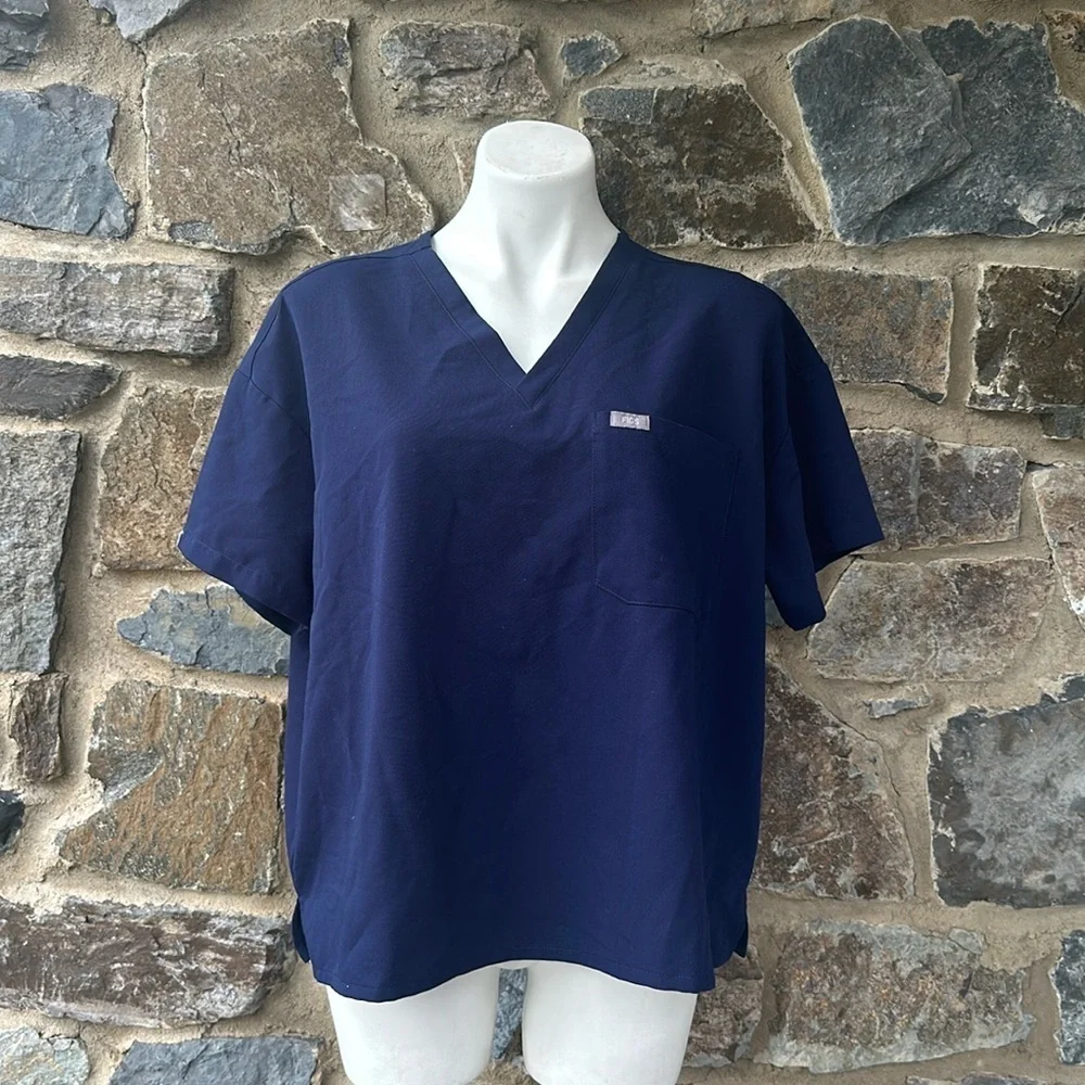 Figs Catarina Technical Collection One-Pocket Scrub Top in Navy Blue Size Large